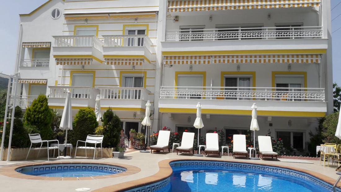Ioli Apartments ลีเมนาส ภายนอก รูปภาพ