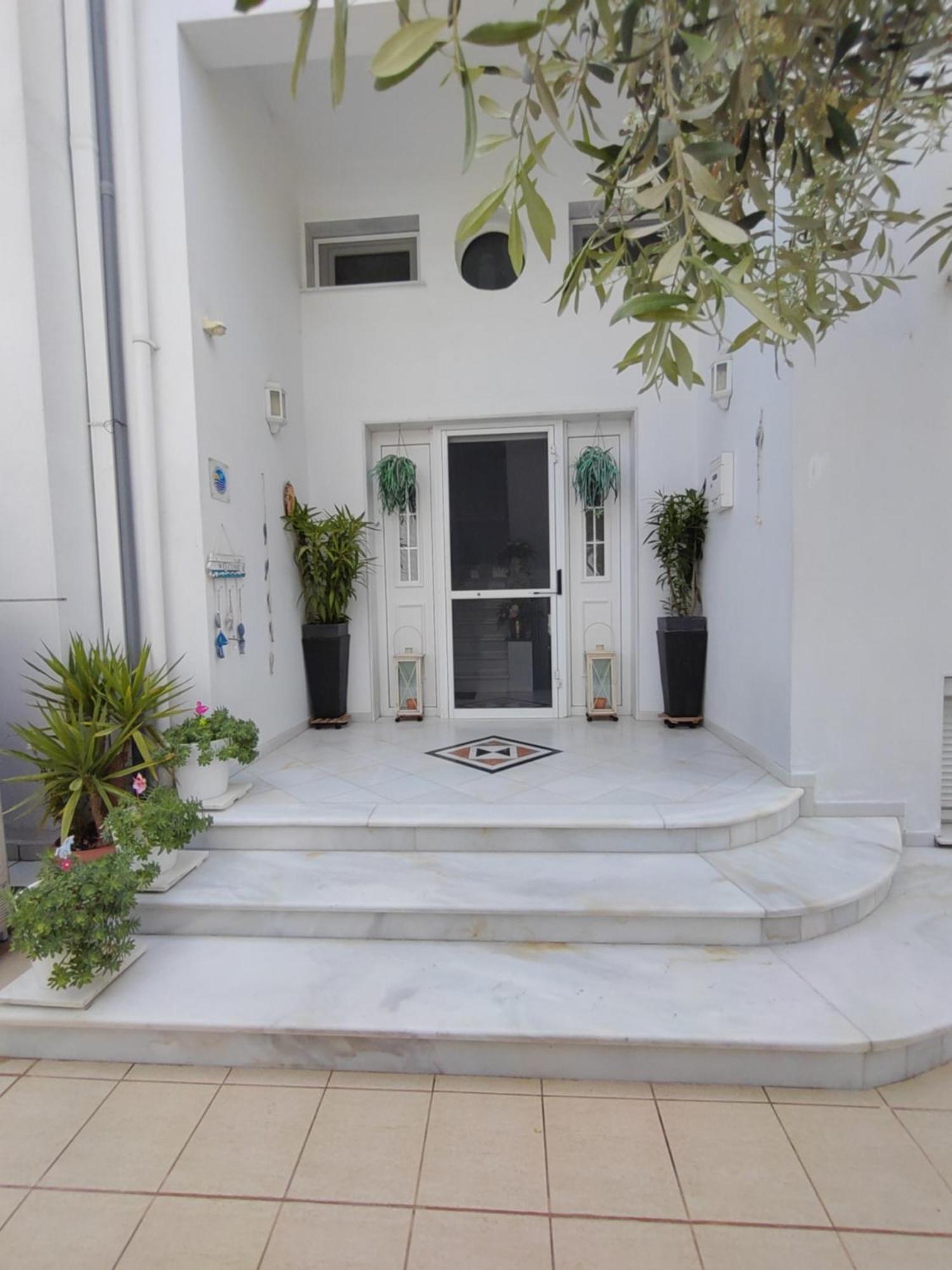 Ioli Apartments ลีเมนาส ภายนอก รูปภาพ