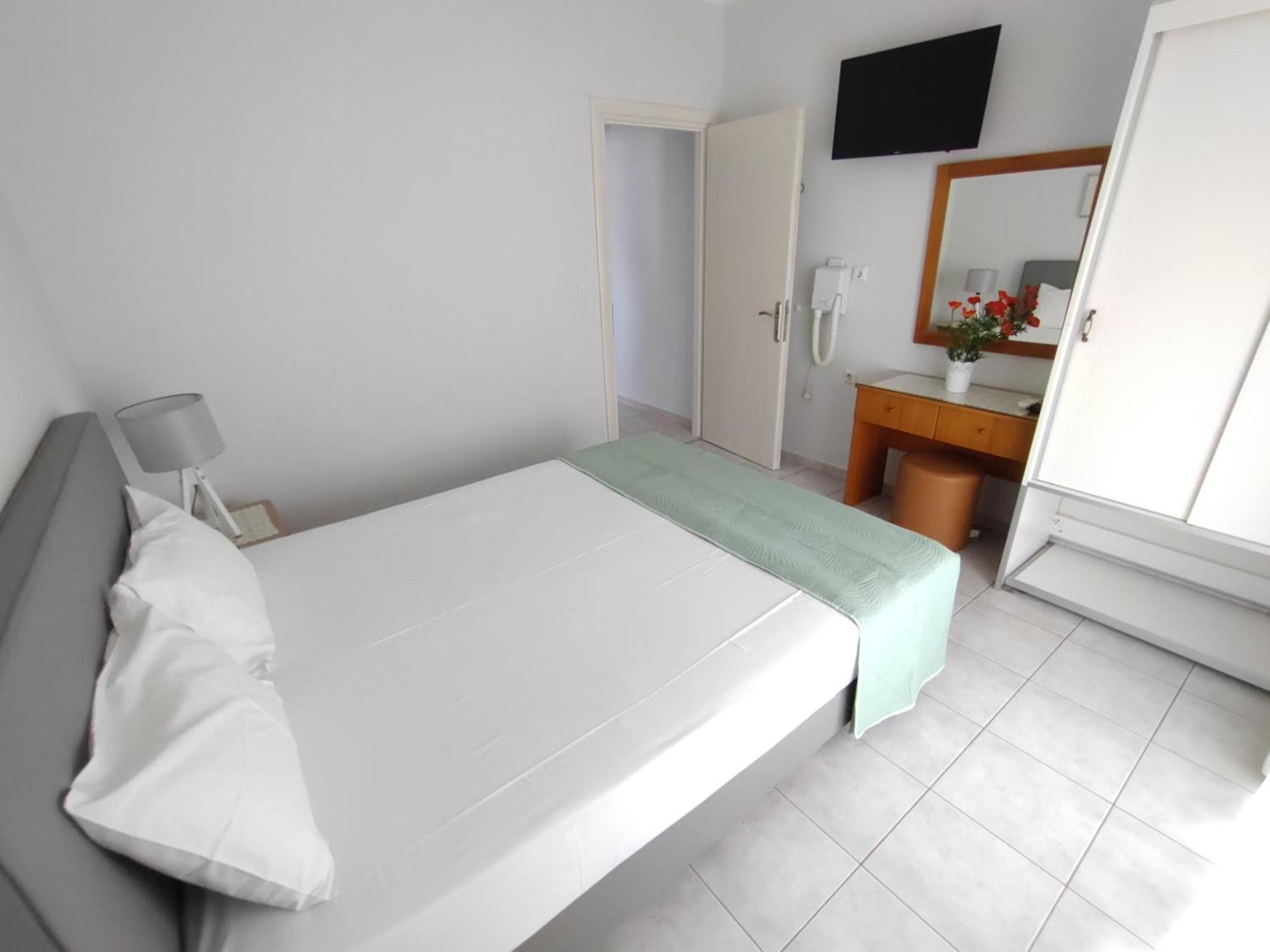 Ioli Apartments ลีเมนาส ภายนอก รูปภาพ